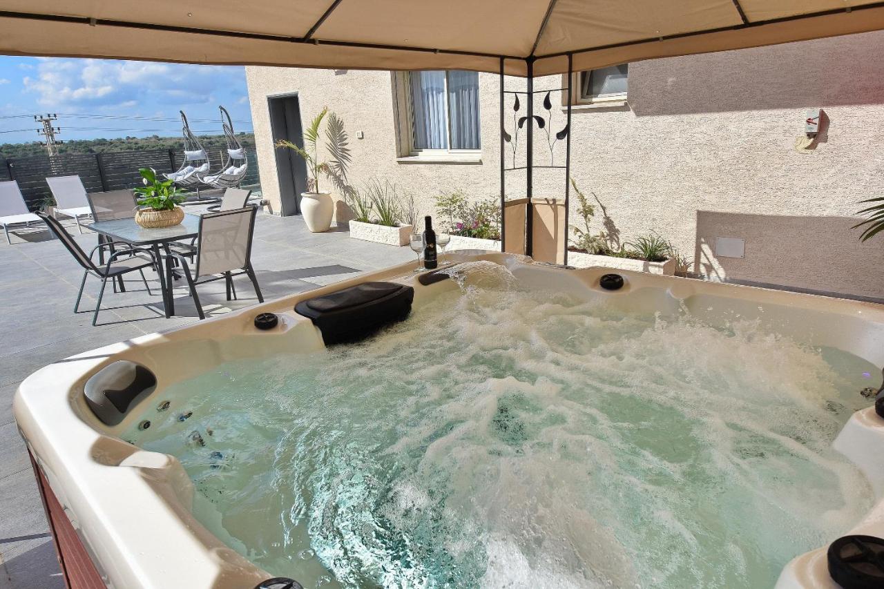 הסויטות של פולי Apartment Manot Exterior foto